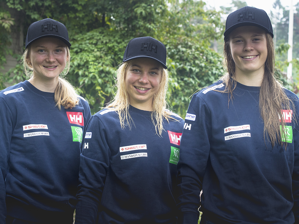 Naisten_alppimaajoukkue_2019.jpg